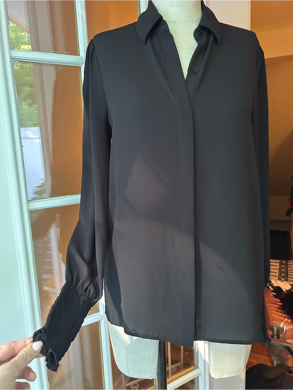Express Black Long-Sleeve blouse with elastic cuffs. XS
